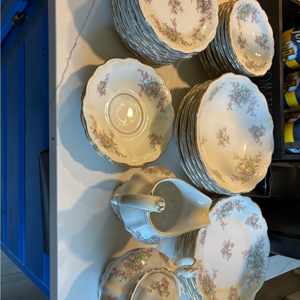 Vintage Havana Floral Cream Dinnerware Set